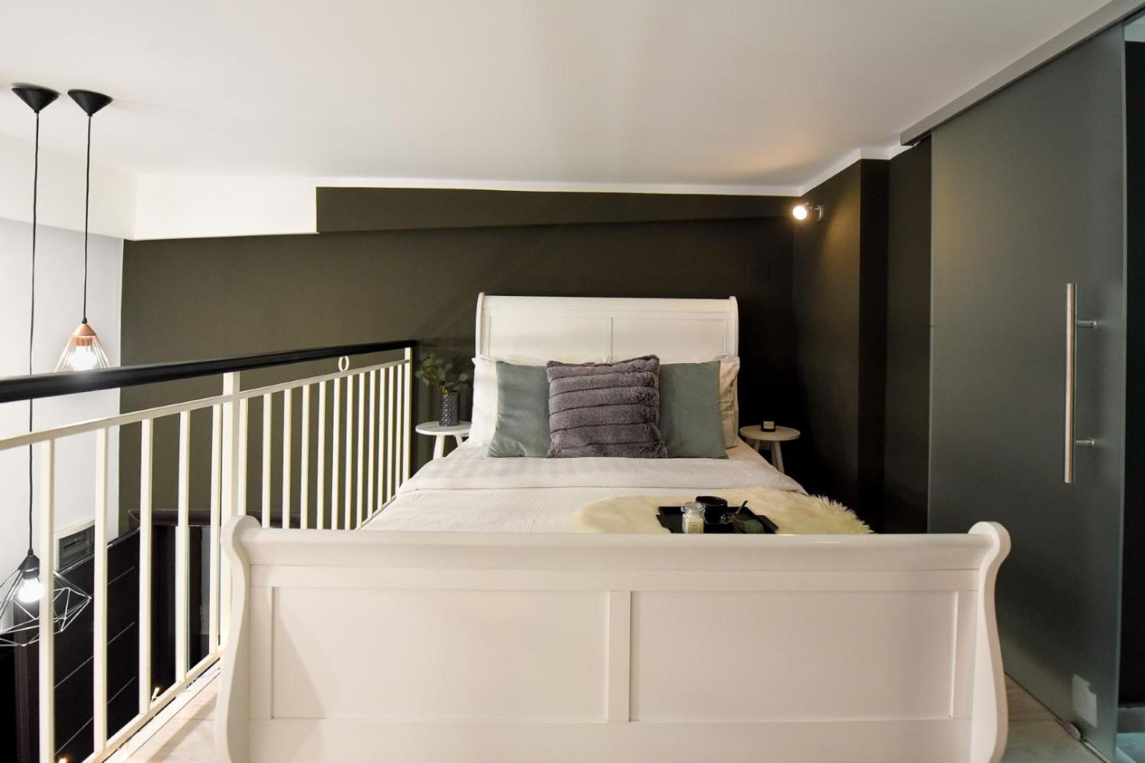 Central Comfort - Duplex-Style Studios On Regina Elisabeta Bucharest Room photo